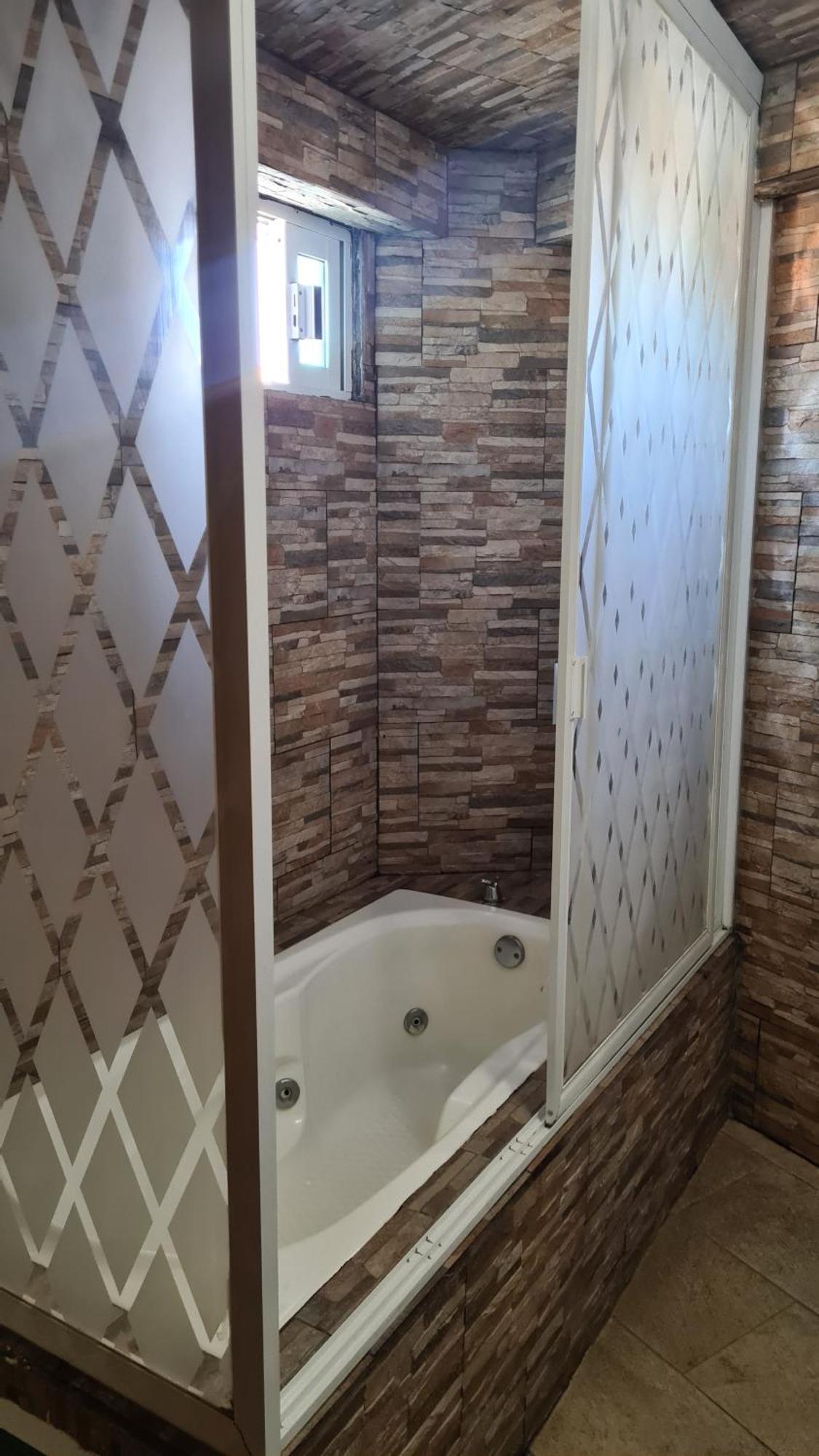 King Room Spa Bath